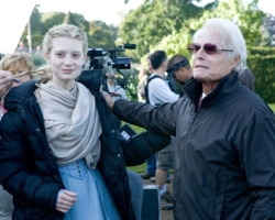 "ALICE IN WONDERLAND"(L-R) Mia Wasikowska, Richard ZanuckPh: Leah Gallo©Disney Enterprises, Inc.  All Rights Reserved.