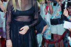 Actress Kim Basinger attends the Batman movie premiere, June 19, 1989 in Westwood section of Los Angeles, California. (Photo by Bob Riha, Jr./Getty Images)