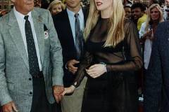 LOS ANGELES, CA - JUNE 19 :  Kim Basinger attends the Batman movie premiere on June 19, 1989 in Westwood section of Los Angeles, California.  (Photo by Bob Riha, Jr./Getty Images)